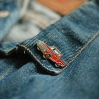   インテリア雑貨・小物 > ピンズ【RED PICKUP TRUCK】