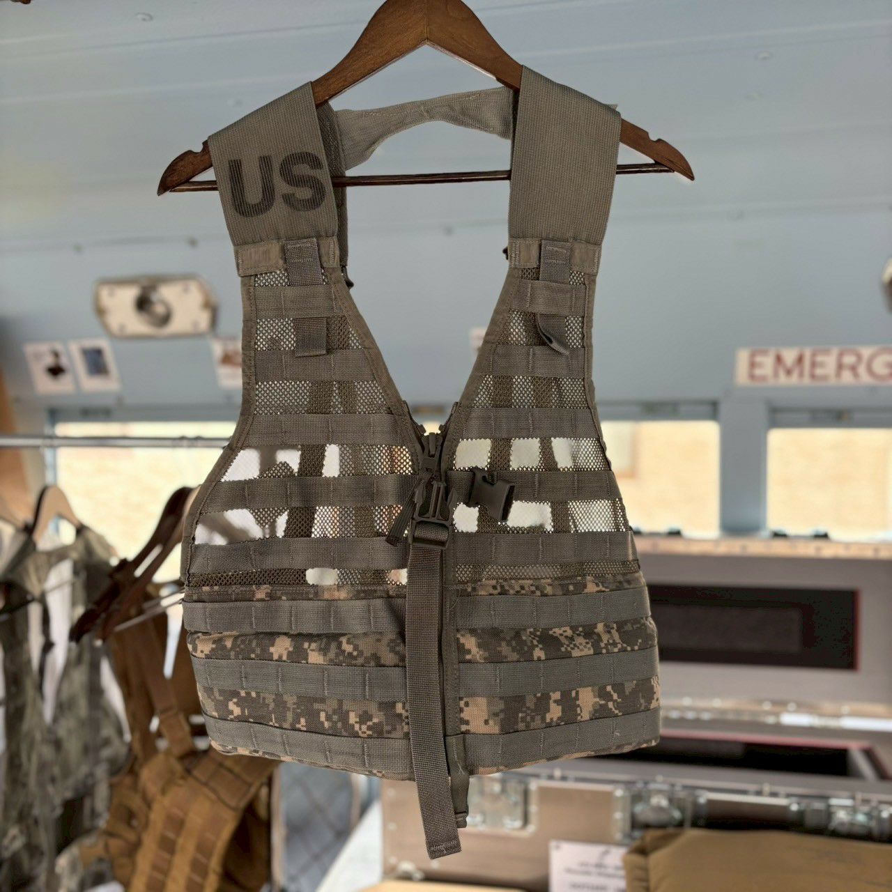 G.I.T TOOLS 米軍払い下げ商品｜MOLLE II タクティカルベスト