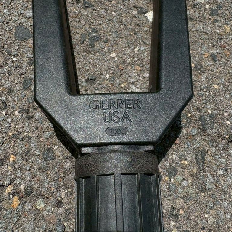 G.I.TTOOLS > GERBER製 折り畳みスコップ/ACUカバー付
