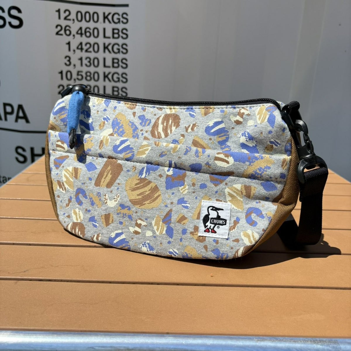   CHUMS > ミニバナナショルダースウェットナイロン 【Stone】