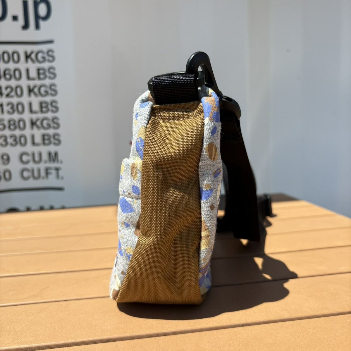   CHUMS > ミニバナナショルダースウェットナイロン 【Stone】