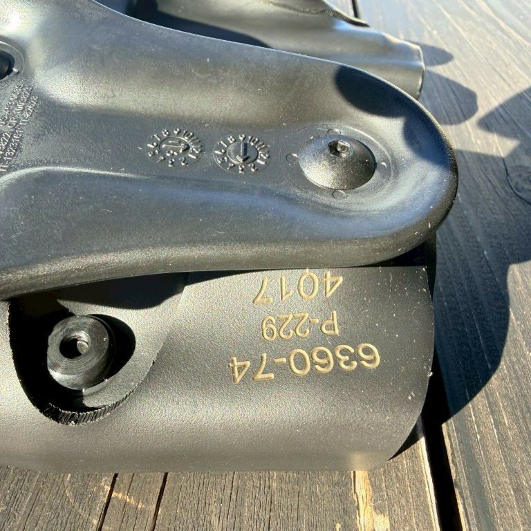 G.I.TTOOLS > SAFARIRAND社 ホルスター（袋付き/左利き用）