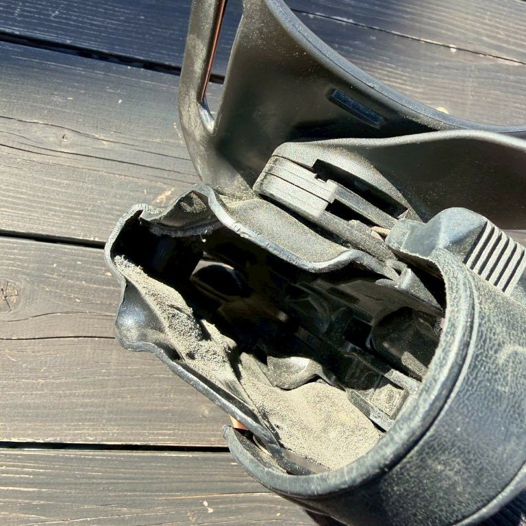 G.I.TTOOLS > SAFARIRAND社 ホルスター（バラ/右利き用）